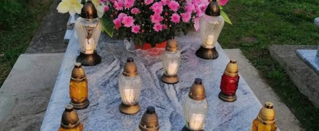 Czy palimy znicze w dniu pogrzebu? Przesądy i tradycje, które warto znać