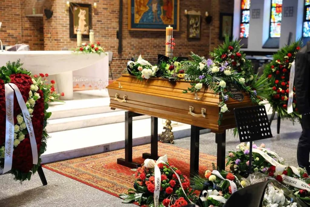 Ile trwa pożegnanie przed kremacją? Poznaj elastyczność ceremonii