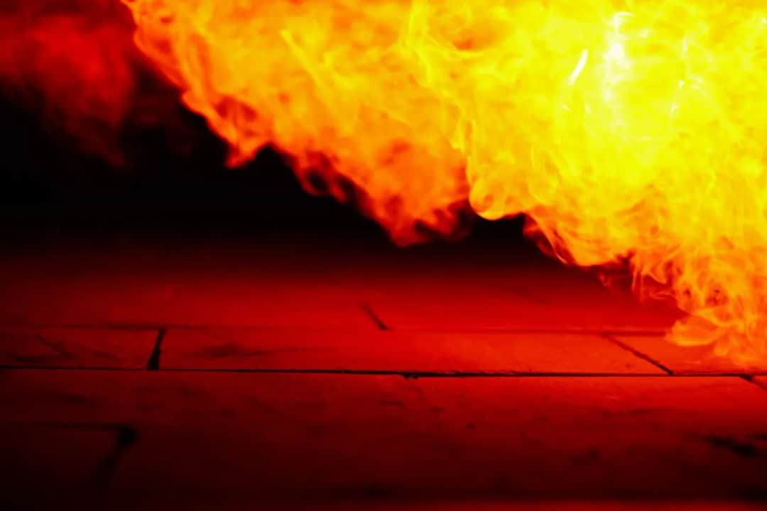 Kremacja jaka temperatura: jak wysoka temperatura wpływa na proces?