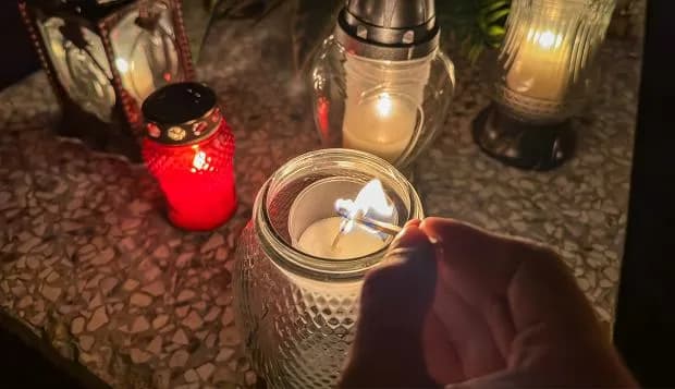 Dlaczego nie wolno palić zniczy na pogrzebie? Odkryj ukryte przyczyny