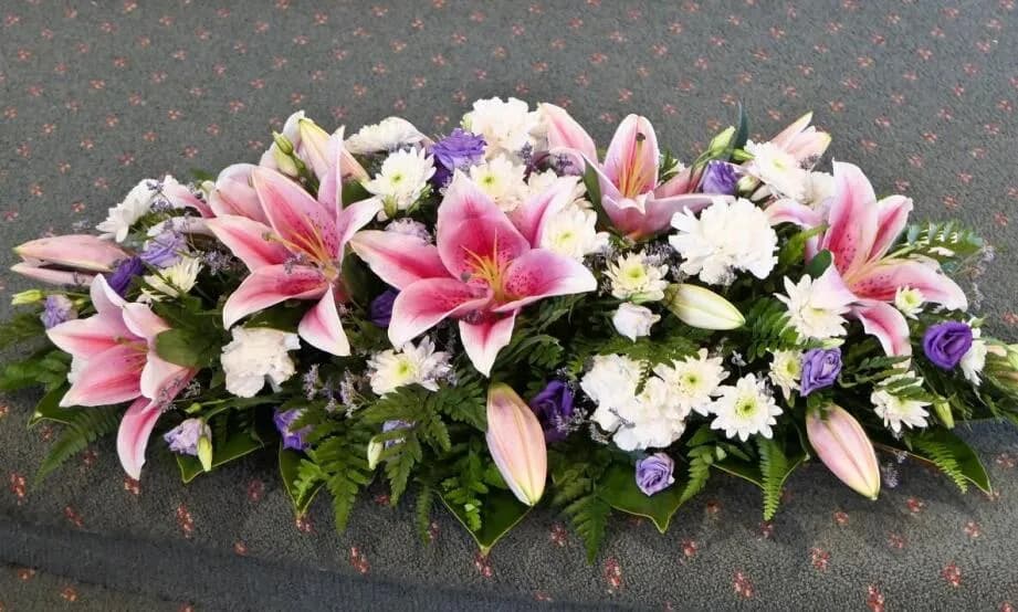 Co zamiast wieńca pogrzebowego? Alternatywy, które zaskoczą rodzinę