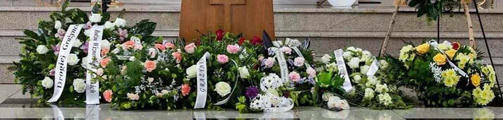 Jaki kolor kwiatów na pogrzeb? Odkryj symbolikę i wybór kwiatów