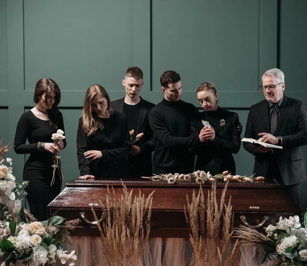 Jak ubrać się na pogrzeb, aby okazać szacunek i elegancję